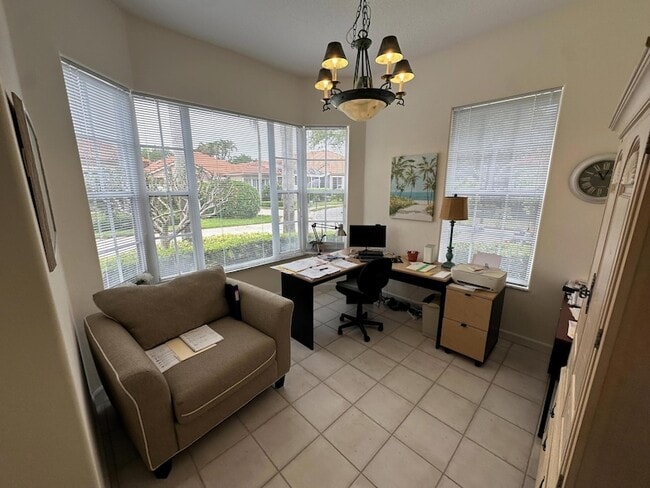 Building Photo - 77 Spyglass Way