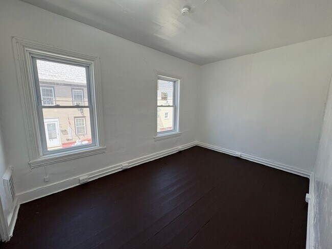 Building Photo - Newly Renovated Three-Bedroom, One Bathroom Row Home - Special Available – Contact Our Office for...