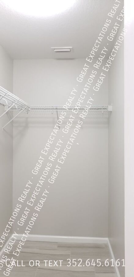 Building Photo - 6499 N Airmont Dr