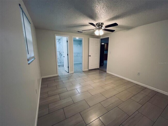 Building Photo - 5323 Satsuma Dr