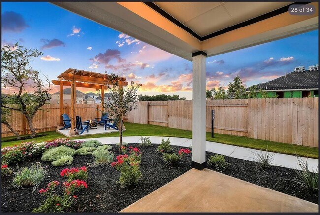 Building Photo - 2633 Stone Branch Dr