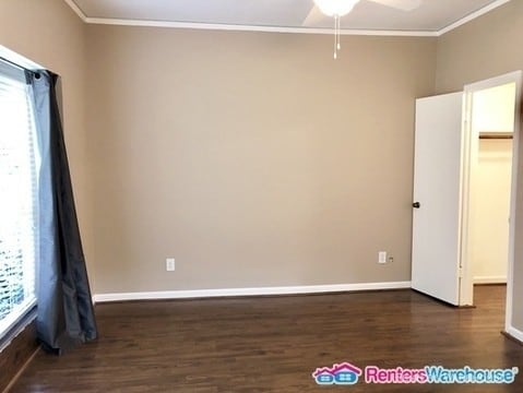 Building Photo - Gorgeous 4/3 London Townhomes community