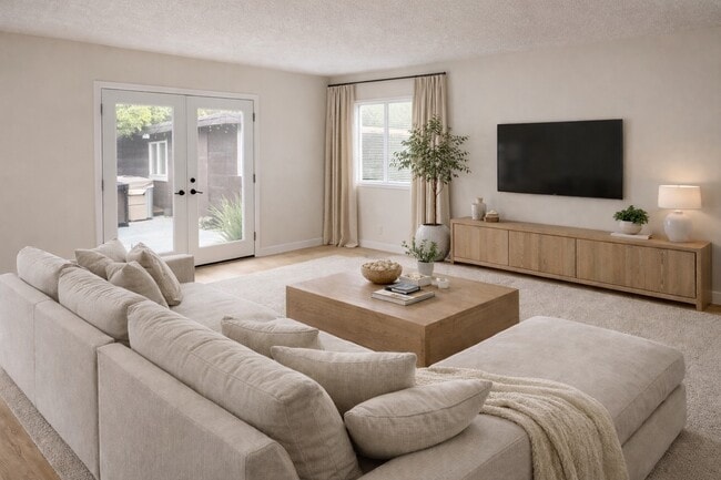 Building Photo - 2413 Hidalgo Ave