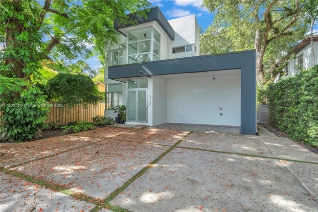 Building Photo - 5720 SW 24th St