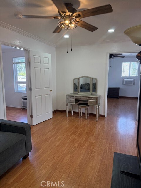 Building Photo - 10900 Blix St