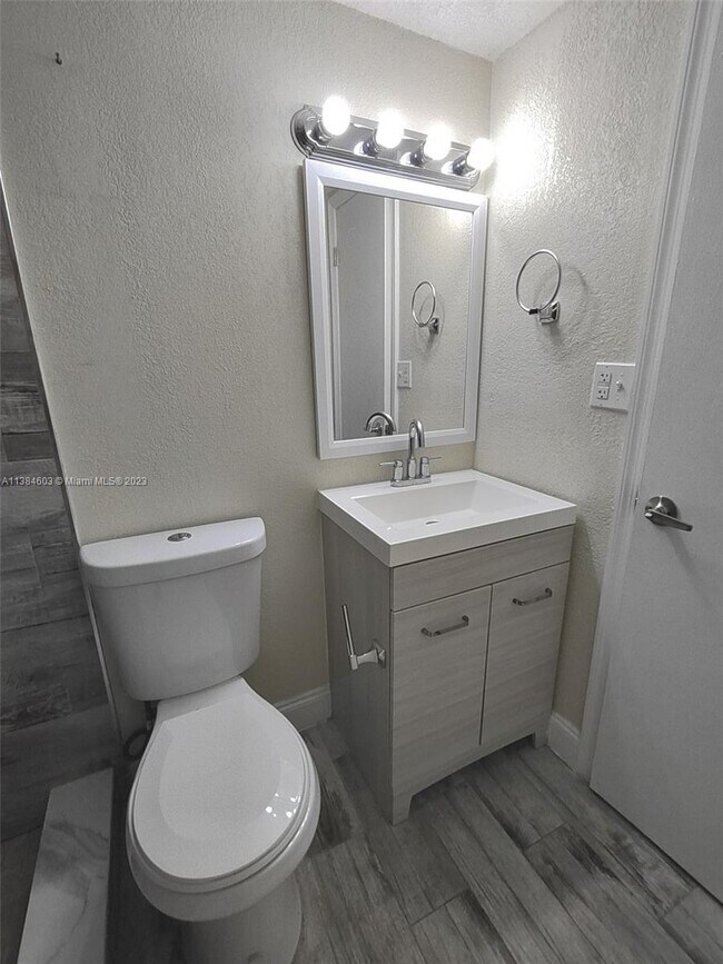 Building Photo - 17101 NW 57th Ave