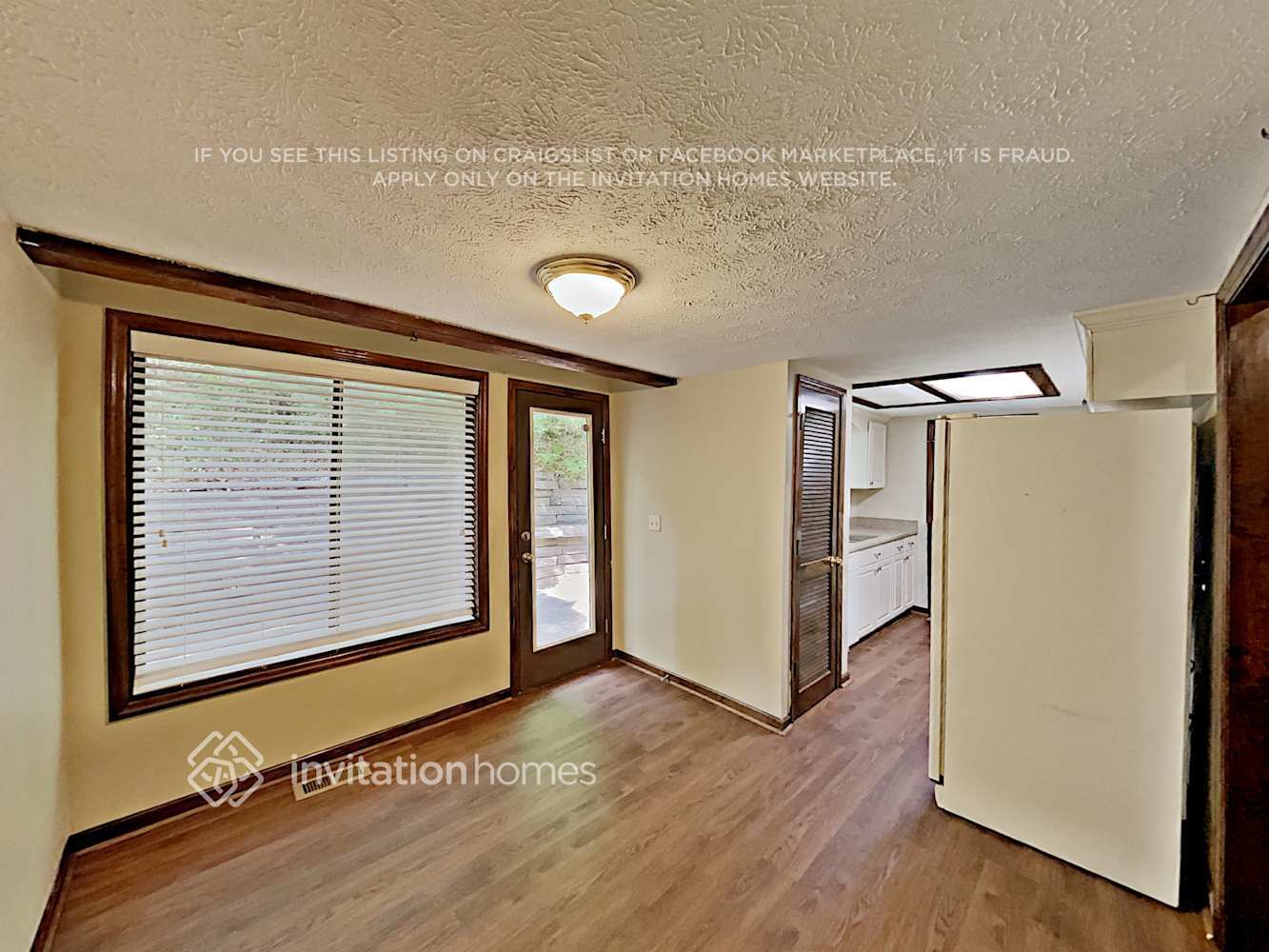 Building Photo - 1050 Rockcrest Dr