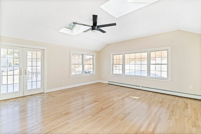 Building Photo - 21 Hodgkins Dr