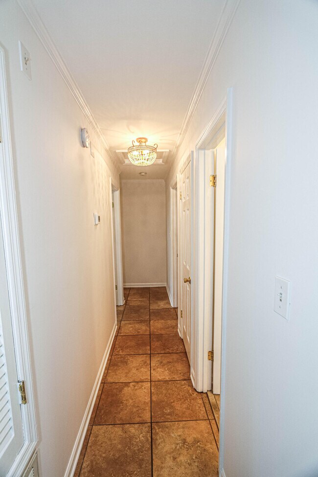Building Photo - 3932 Creekwood Ln