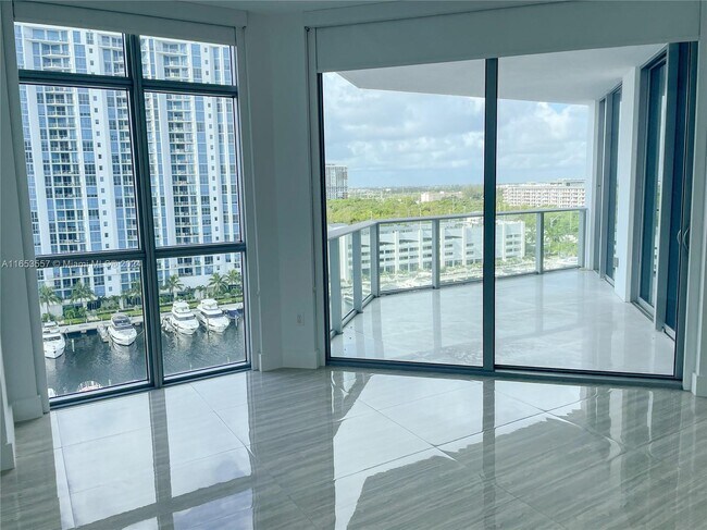 Building Photo - 17301 Biscayne Blvd