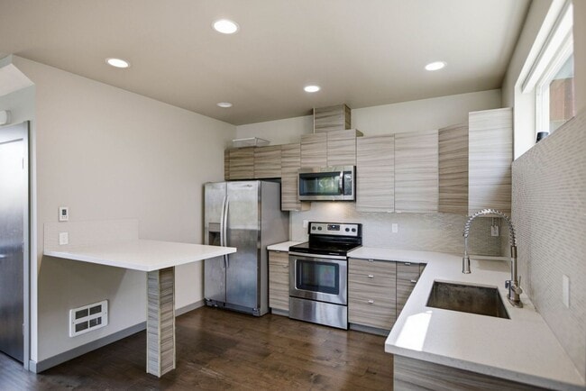 Building Photo - 4726 Delridge Wy SW