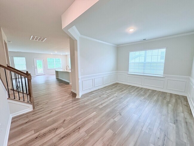 Building Photo - 137 Somerset Ln