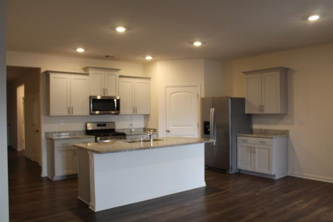 Building Photo - 175 Walker Meadows Ln