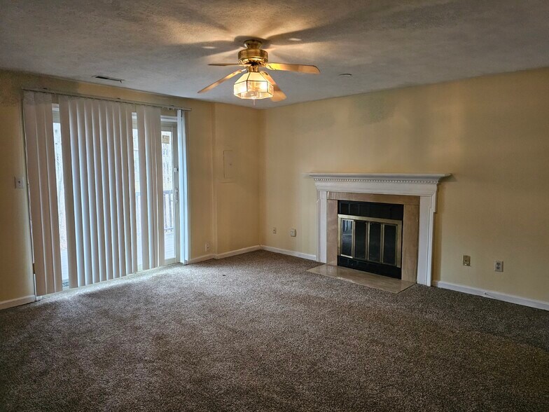 Building Photo - 7951 Sunset Cove Dr