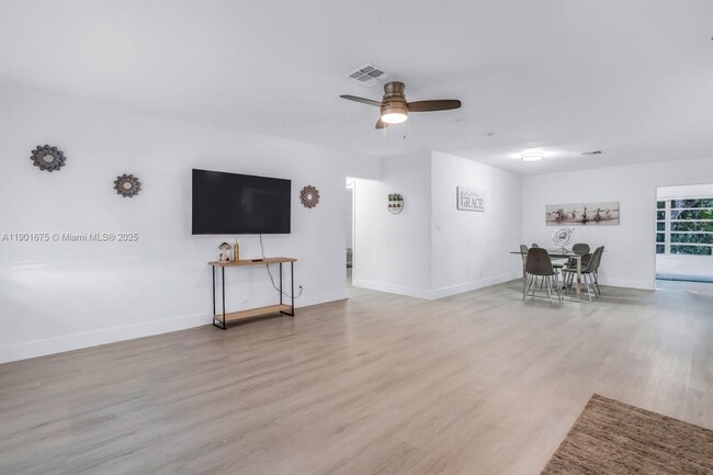 Building Photo - 230 NE 2nd Pl