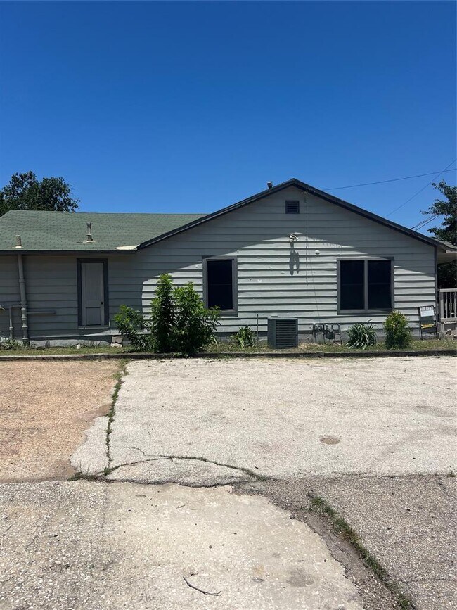 Building Photo - 6405 Torres St