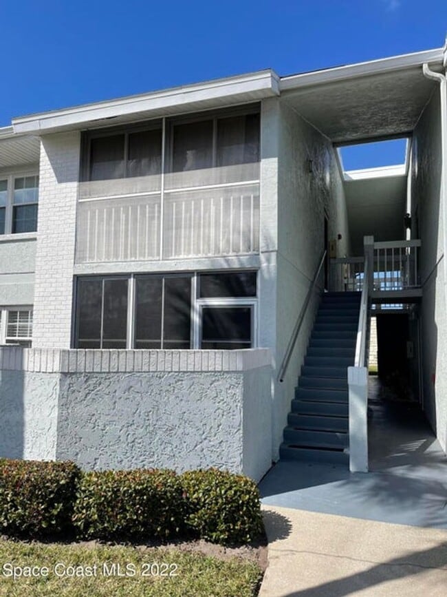 Building Photo - Centrally located condo in great community
