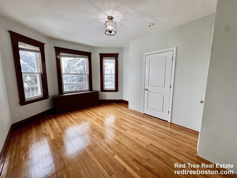 Building Photo - 129 Redlands Rd