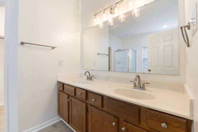 Building Photo - 3415 Waterloo Dr