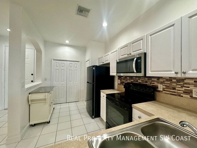 Building Photo - 4256 Liron Ave