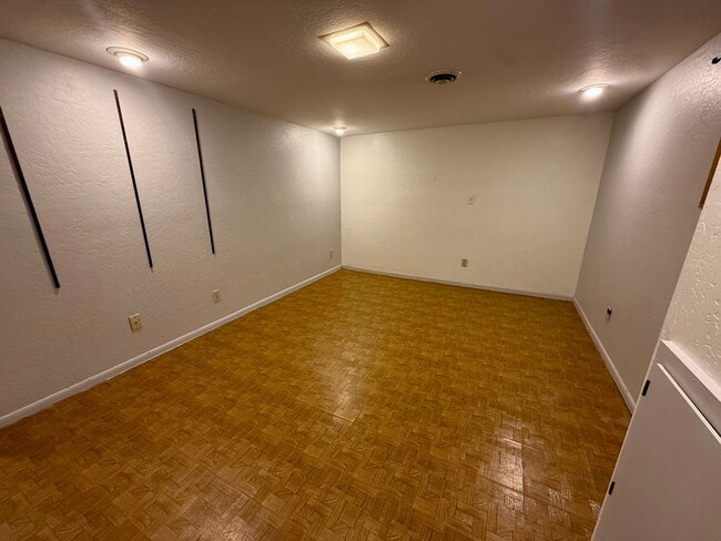 Building Photo - 104 Saranac Dr