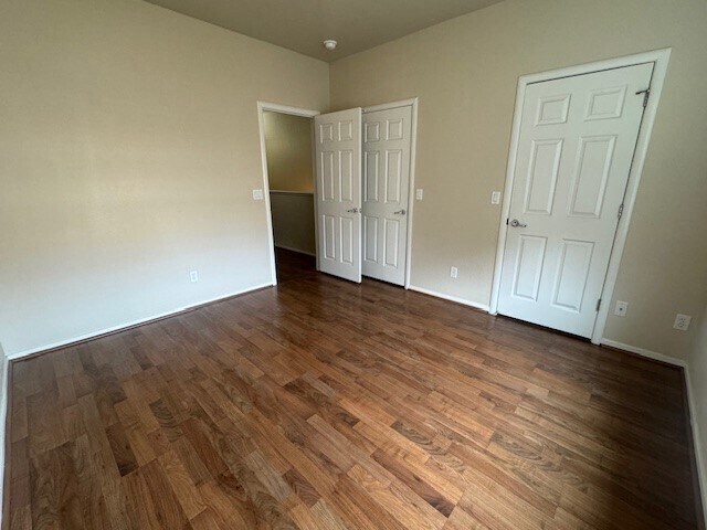 Building Photo - Charming 1 bedroom - 1 bathroom multi-level condominium in Sacramento