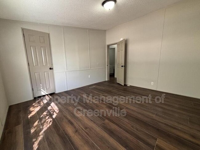 Building Photo - 102 Tifton Ct