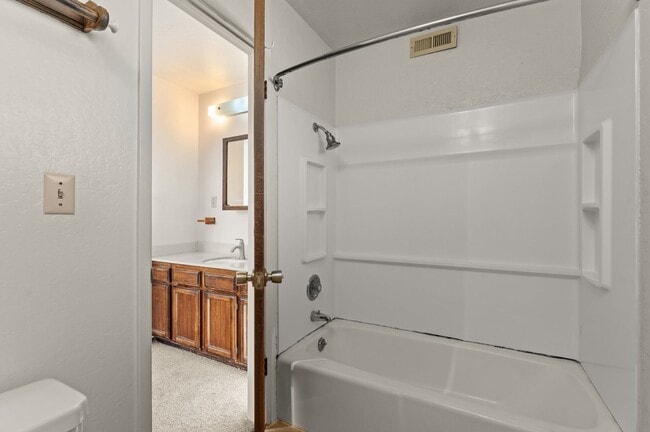 Building Photo - Penasquitas Drive Townhomes