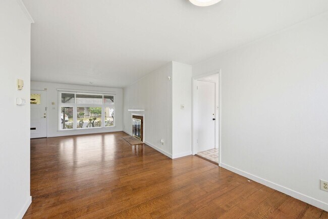 Building Photo - Charming single level family home located in sought after San Lorenzo Village.