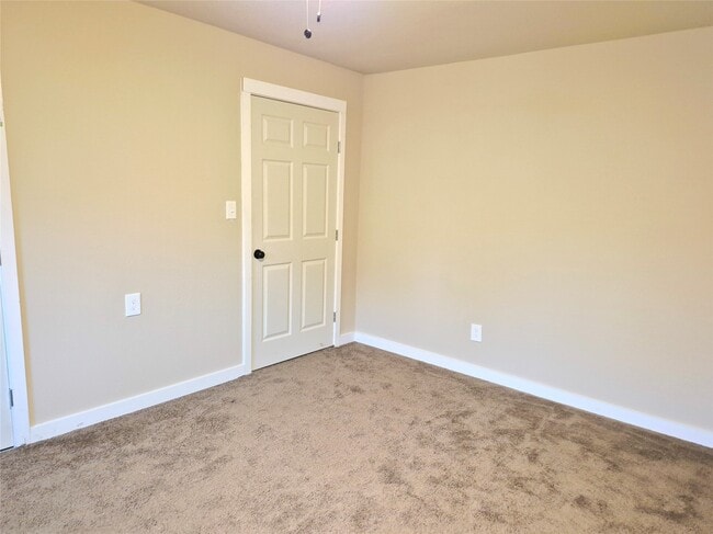 Building Photo - 854 Shawnee St