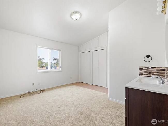 Building Photo - Ruth Duplex Unit A