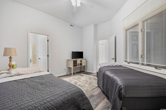 Building Photo - 1221 Tidewater Dr