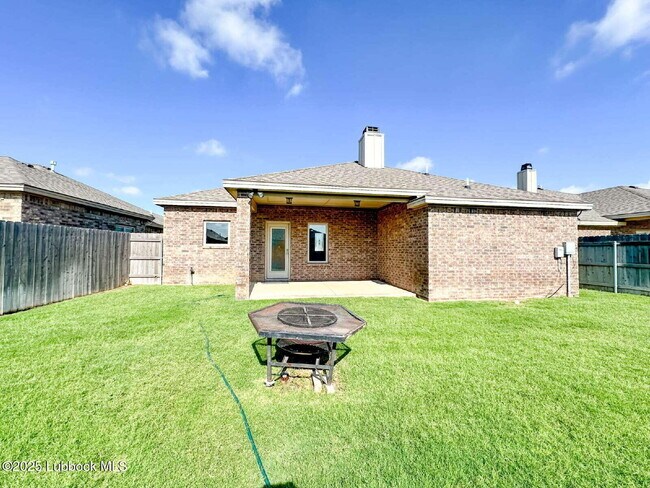 Building Photo - 1108 N Gardner Ave
