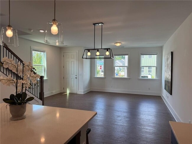 Building Photo - 1645 Aeslin Dr NW
