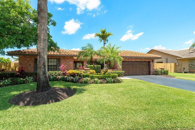 Primary Photo - 21155 Shady Vista Ln