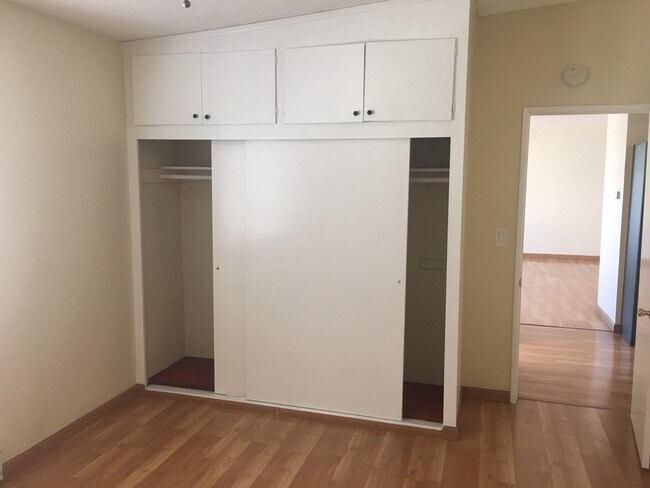 Building Photo - 416 Rosecrans Ave