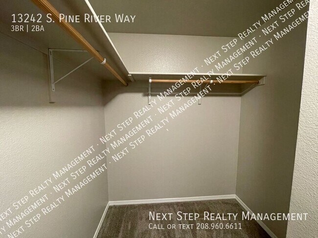 Building Photo - 13242 S Pine River Way