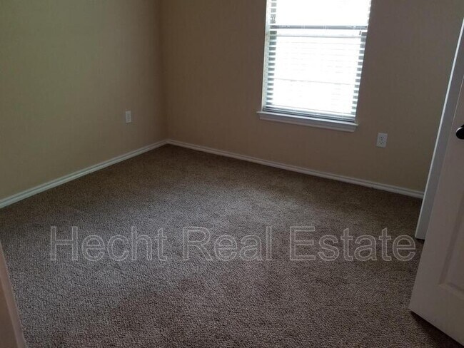 Building Photo - 1023 Brown Rock Dr