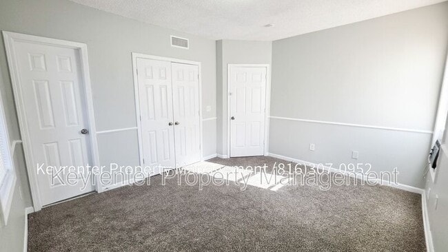 Building Photo - 142 N Bellaire Ave