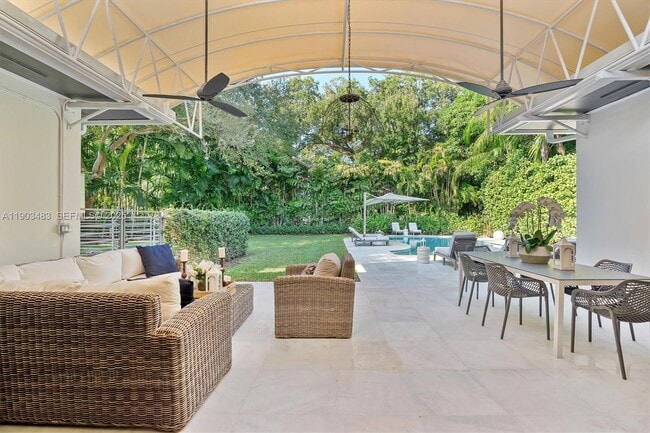 Building Photo - 641 Island Rd