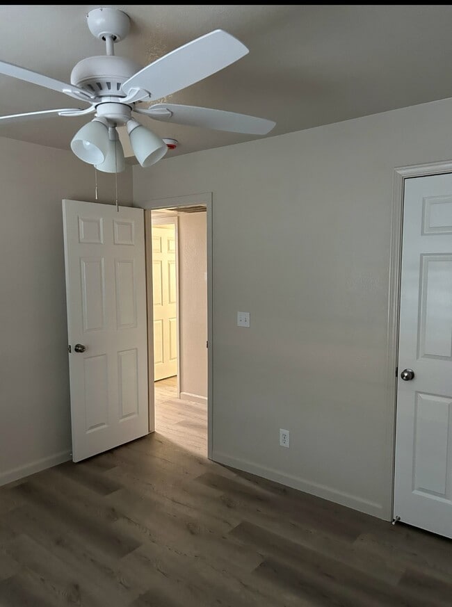 Primary Photo - 1074 S Jordan Way