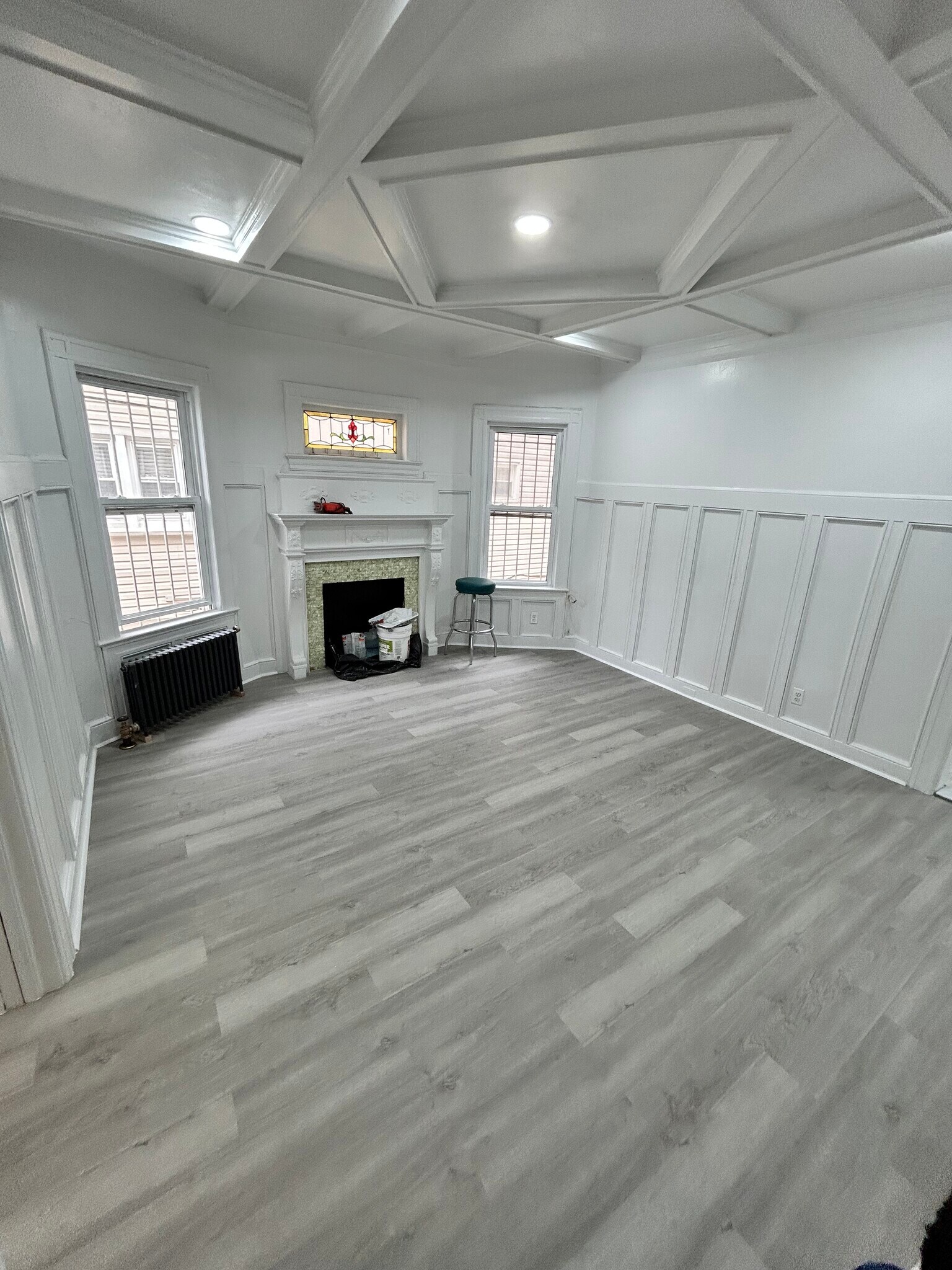 Living Room - 607 E 17th St