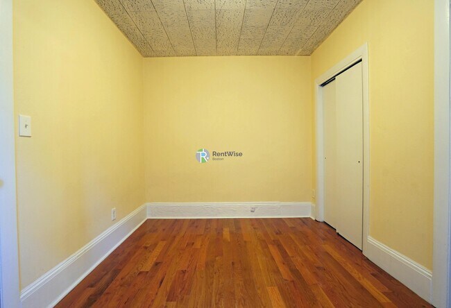 Building Photo - 1455 Beacon St