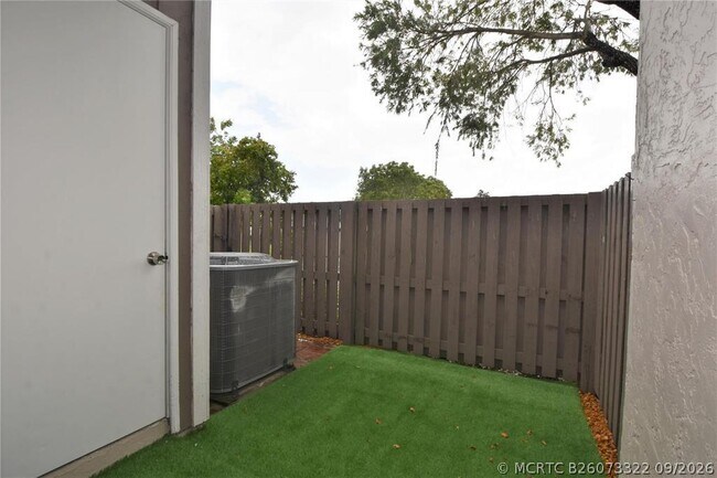 Building Photo - 514 Woodgate Cir