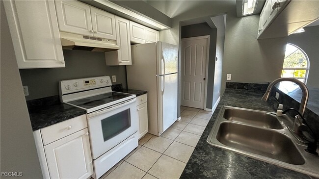 Building Photo - 2811 40th St SW