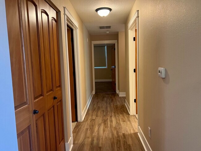 Building Photo - 2025 Mullan Rd