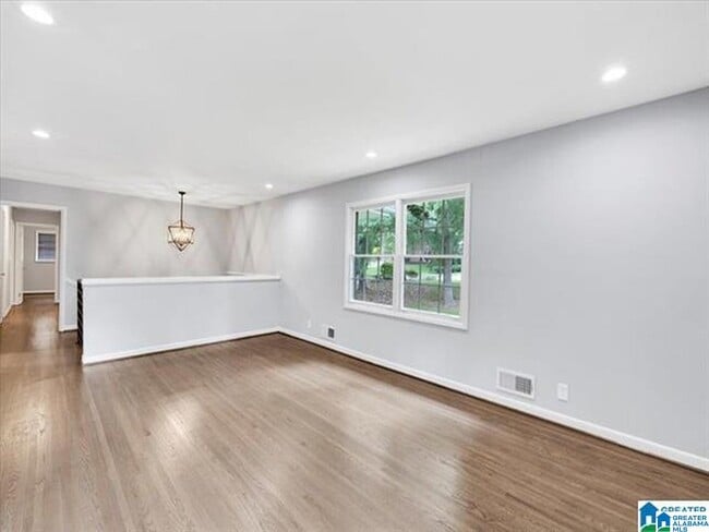 Building Photo - 3228 Mockingbird Ln