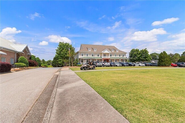 Building Photo - 2596 Rock Maple Dr NE