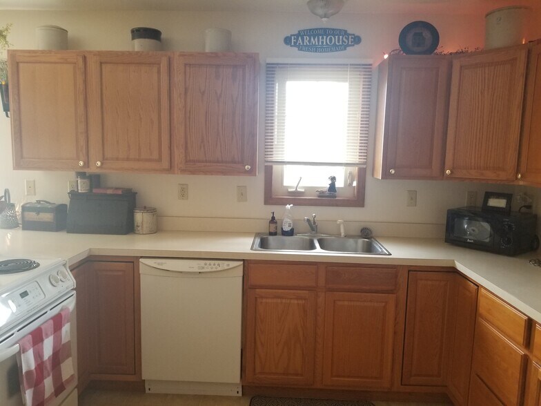 Building Photo - 14125 W Katriene Dr