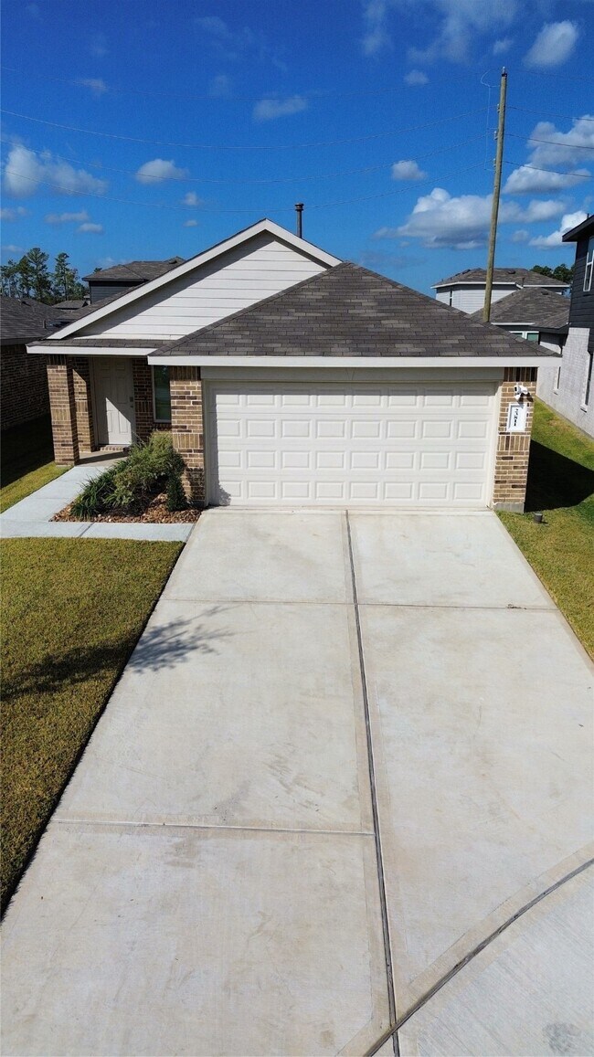 Building Photo - 23811 Desert Brush Ct